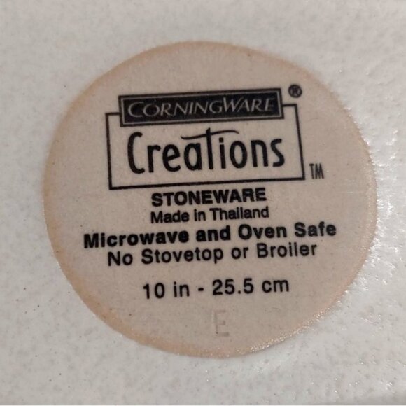 Corningware Creations Stoneware 10" Khaki Beige Round Baking Dish w/ Handles - Picture 4 of 6